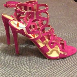 Guess size 8 hot pink suede heels for women. Condition is NWT
